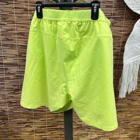 The North‎ Face Women's Wander Shorts - Sharp Green Size L - Picture 2 of 3